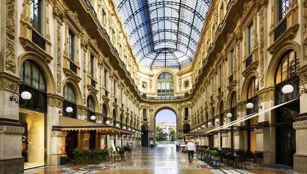 Swiss and Italian Spotlight End Venice GO